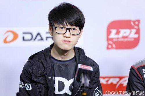 斯的传奇坚