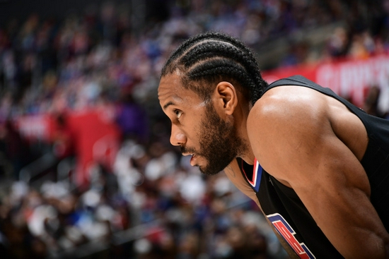 尽管身后有 尽管身后有